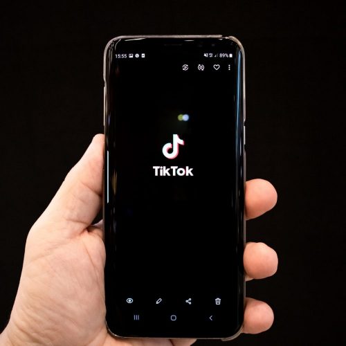 Comment aller sur TikTok sans l'installer ?